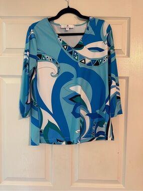 Women’s Blue Abstract Print V-Neck Top